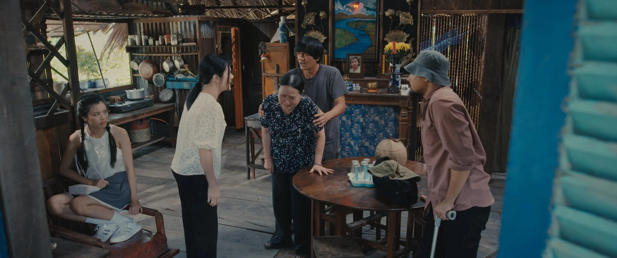 Review Nhà Ma Xó: Câu Chuyện Ma Mị Đẫm Chất Việt