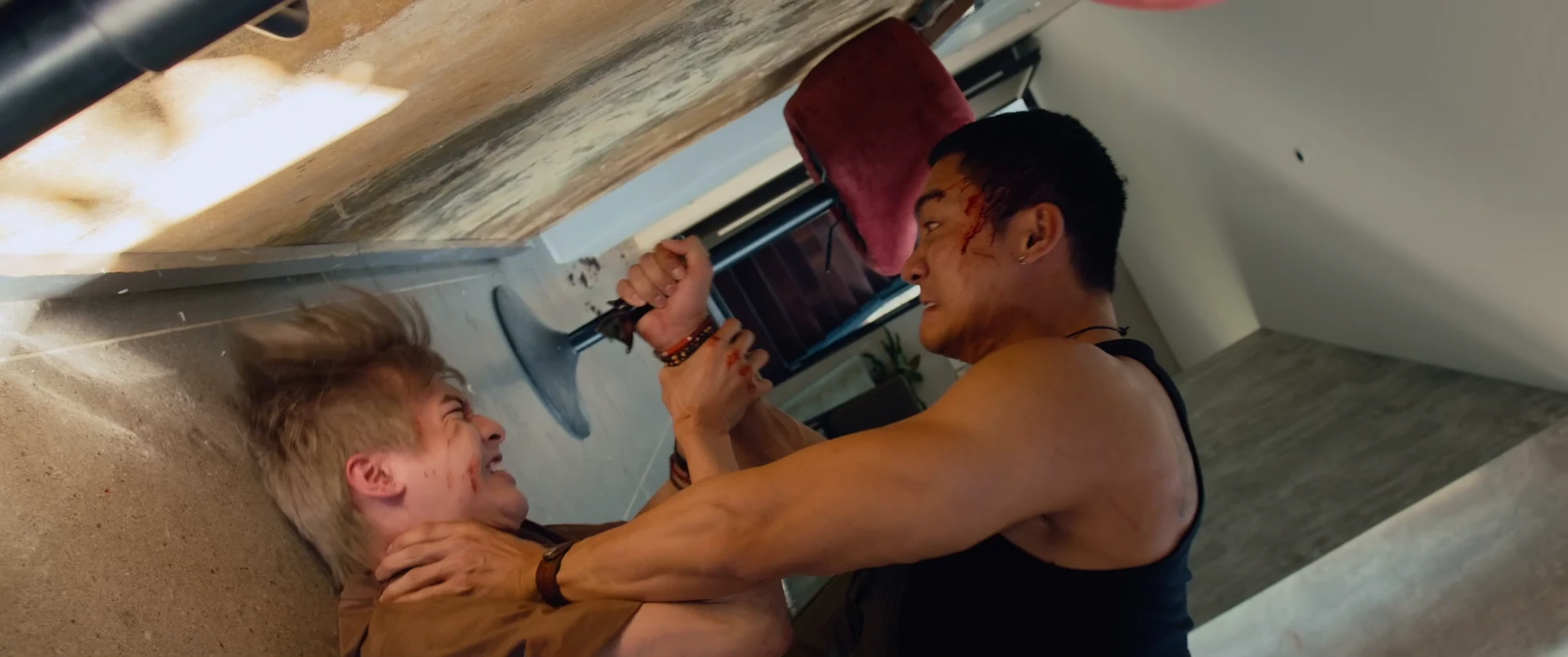 Bịt Mắt Bắt Nai: Đập Vỡ Khuôn Mẫu và Cuộc Săn Tâm Lý Đầy Bất Ngờ Trên Màn Ảnh Việt