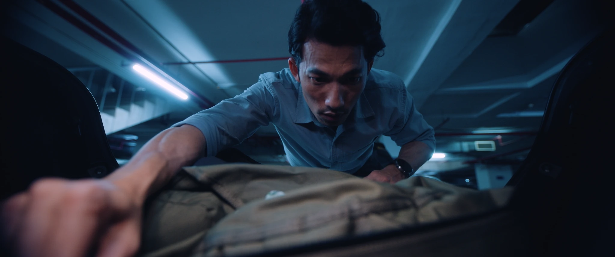 Bẫy Tiền: Bom Tấn Lừa Đảo Công Nghệ Đầy Kịch Tính Khiến Khán Giả Việt Hồi Hộp Đến Phút Cuối Bẫy Tiền: Bom Tấn Lừa Đảo Công Nghệ Đầy Kịch Tính Khiến Khán Giả Việt Hồi Hộp Đến Phút Cuối