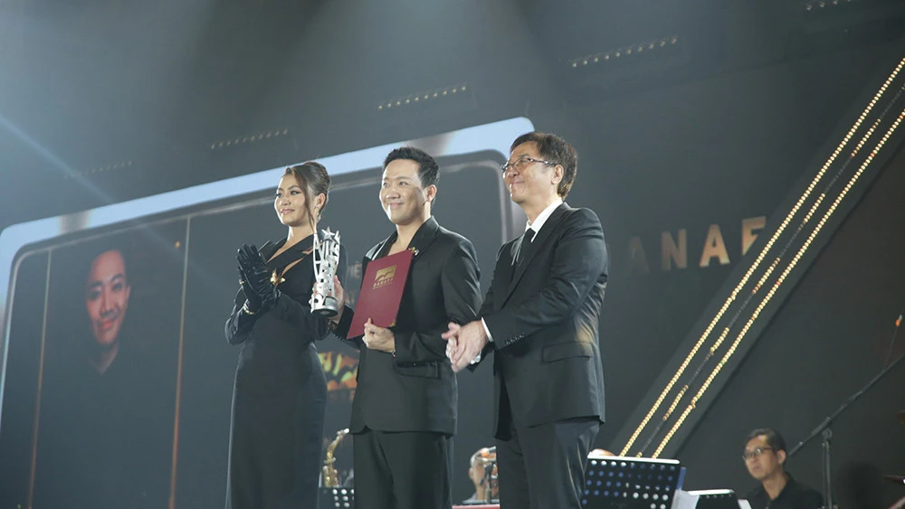 Toàn cảnh Liên Hoan Phim Việt Nam lần thứ 24: Khi Mưa Đỏ Phủ Bóng & Lời Khẳng Định Của Dòng Phim Lịch Sử Toàn cảnh Liên Hoan Phim Việt Nam lần thứ 24: Khi Mưa Đỏ Phủ Bóng & Lời Khẳng Định Của Dòng Phim Lịch Sử