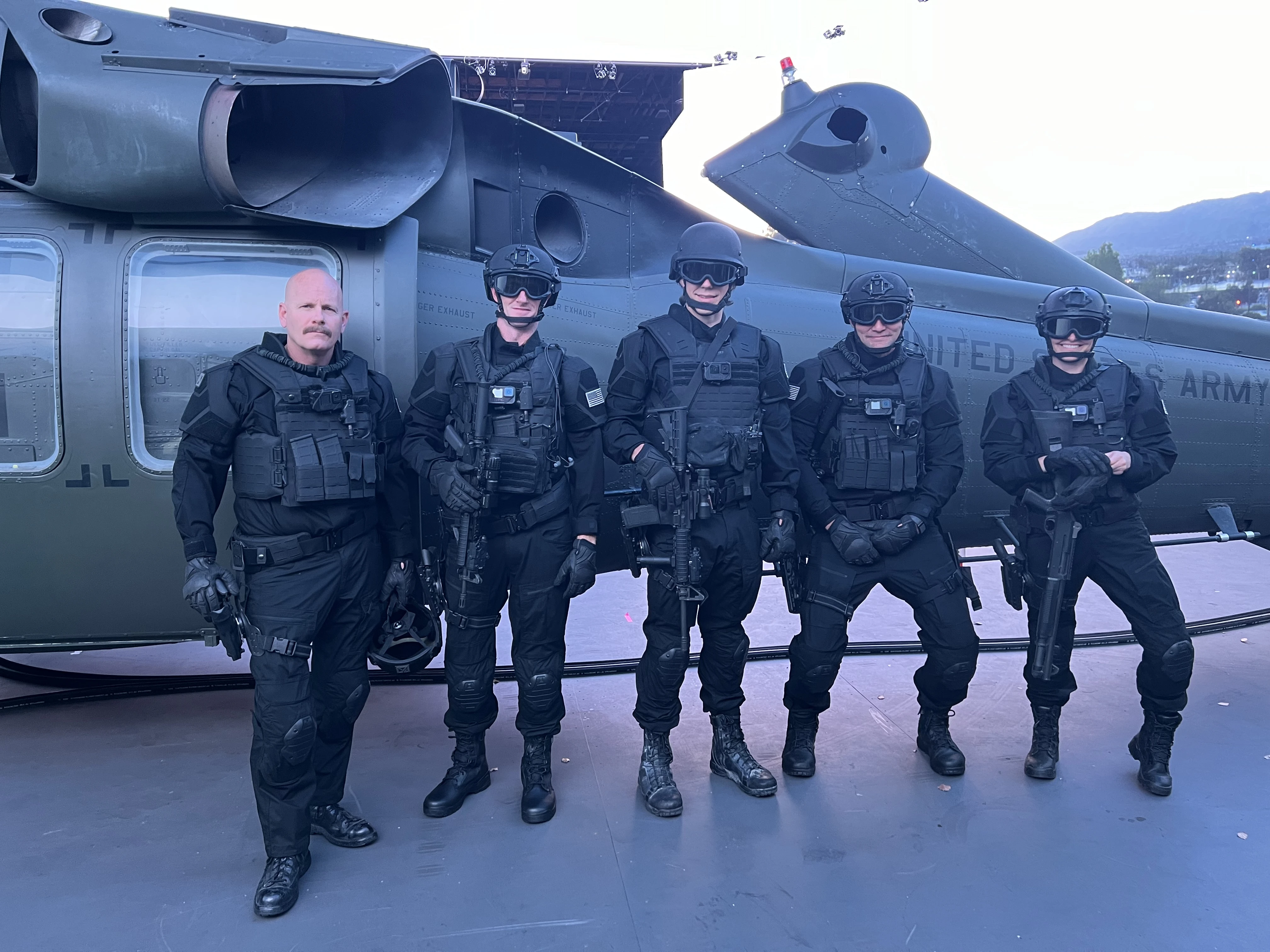 Review Mercy (Bằng Chứng Sinh Tử): Đối đầu nghẹt thở giữa con người v&agrave; c&ocirc;ng l&yacute; AI - Trải nghiệm điện ảnh kh&ocirc;ng thể bỏ lỡ