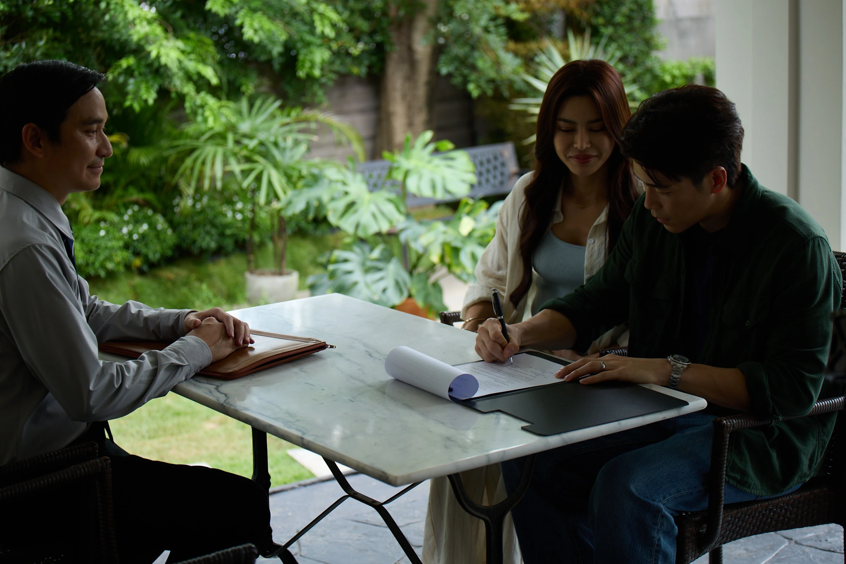 Nhà Trấn Quỷ (Our House): Bữa Tiệc Căng Não Giữa Ma Nữ Tóc Dài - Khi Cảm Giác Lấn Lướt Mọi Định Kiến Kinh Dị Nhà Trấn Quỷ (Our House): Bữa Tiệc Căng Não Giữa Ma Nữ Tóc Dài - Khi Cảm Giác Lấn Lướt Mọi Định Kiến Kinh Dị