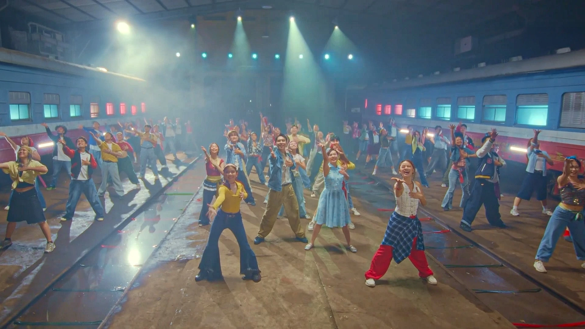 Cảm Ơn Người Đ&atilde; Thức C&ugrave;ng T&ocirc;i: B&ugrave;ng Nổ Cảm X&uacute;c, Visual Chạm Đỉnh - Bộ Phim Nhạc Kịch Việt Xứng Tầm Bom Tấn Tuổi Trẻ