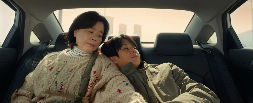 Đếm Ng&agrave;y Xa Mẹ - Review & Ph&acirc;n T&iacute;ch: Bản Giao Hưởng Cảm X&uacute;c Khi Mỗi Bữa Cơm Nh&agrave; L&agrave; Ng&agrave;y Đếm Ngược