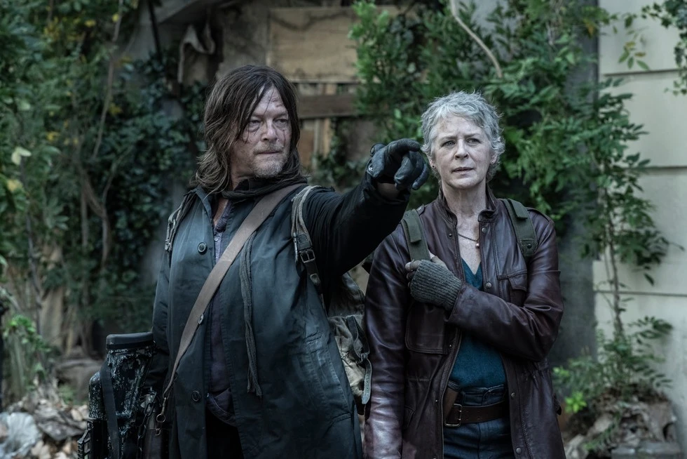 Daryl Dixon kh&eacute;p lại đầy x&uacute;c cảm, Rick Grimes liệu c&oacute; m&agrave;n t&aacute;i ngộ l&agrave;m nổ tung vũ trụ The Walking Dead?