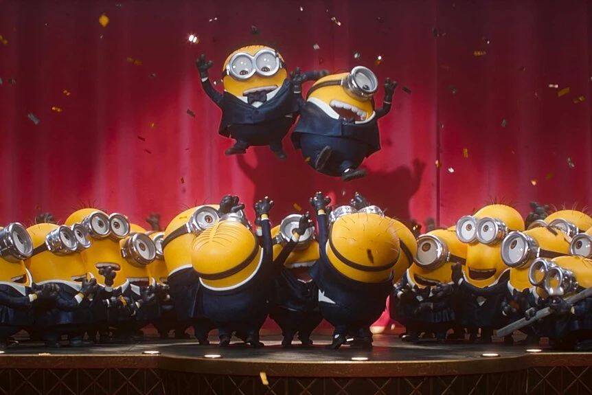 Minions V&agrave; Qu&aacute;i Vật: M&agrave;n t&aacute;i sinh phong c&aacute;ch phim c&acirc;m khiến rạp Việt b&ugrave;ng nổ tiếng cười