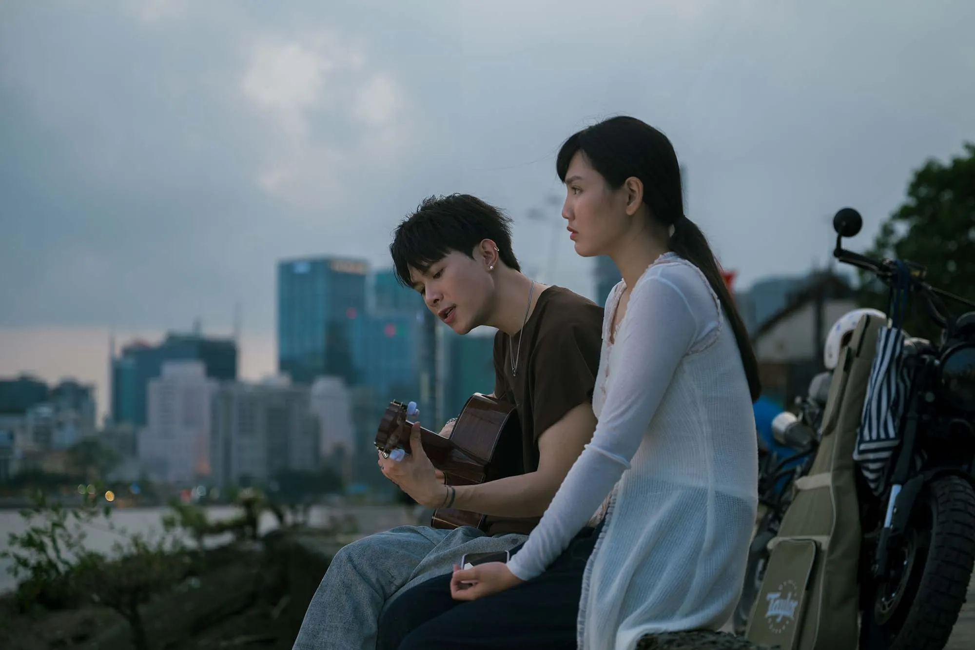 Nh&agrave; Ba T&ocirc;i Một Ph&ograve;ng: Bản Hit Cảm X&uacute;c Dịp Tết - Khi Trường Giang Vẽ Lại C&acirc;u Chuyện Gia Đ&igrave;nh Việt!