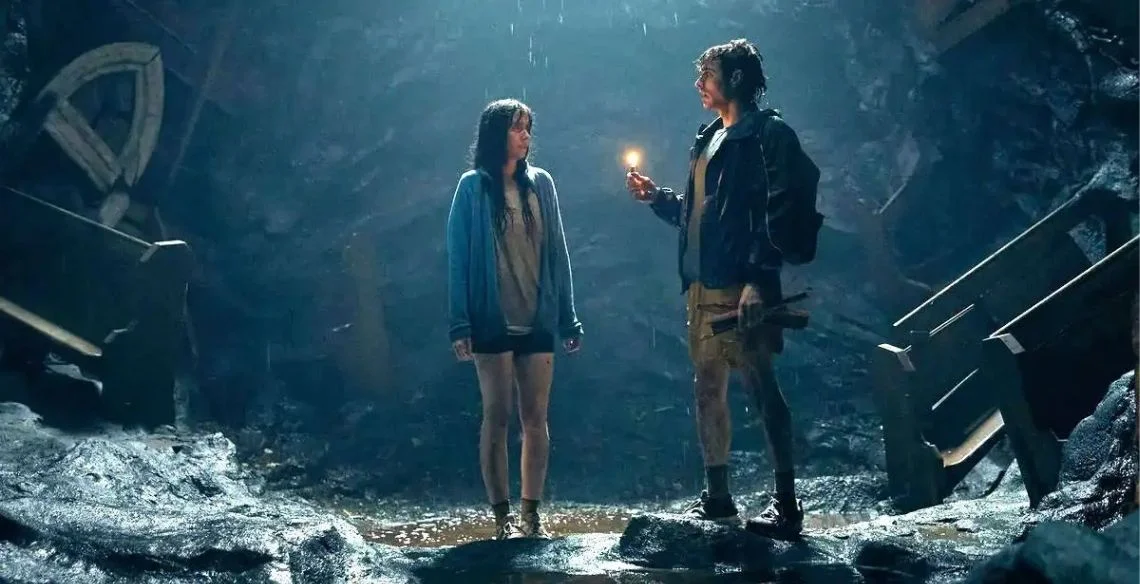 Together (Dính Lẹo): Câu chuyện rùng mình về tình yêu, bản sắc và biên giới của sự gắn bó