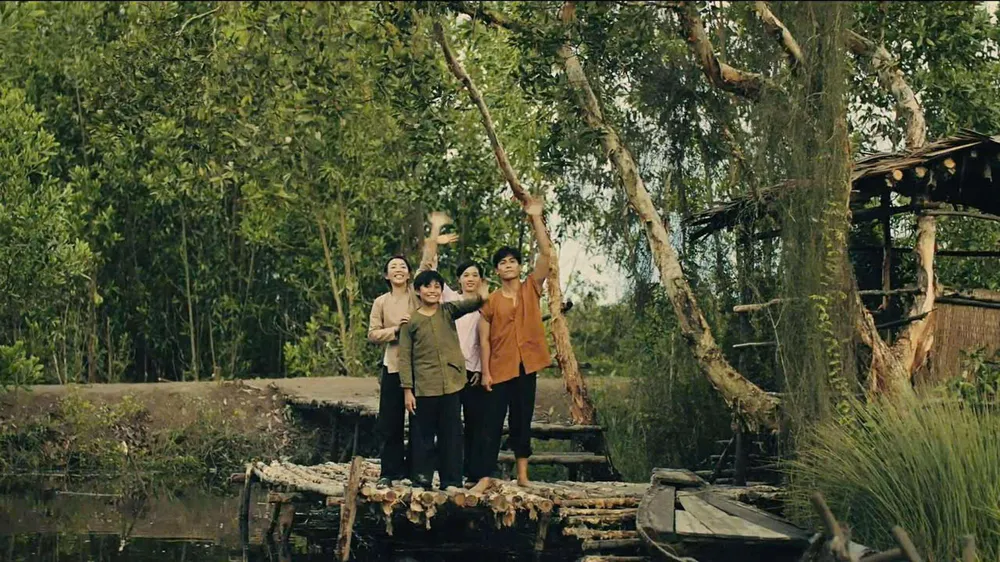 Review Ai Thương Ai Mến - Kiệt t&aacute;c điện ảnh lay động về t&igrave;nh người miền T&acirc;y