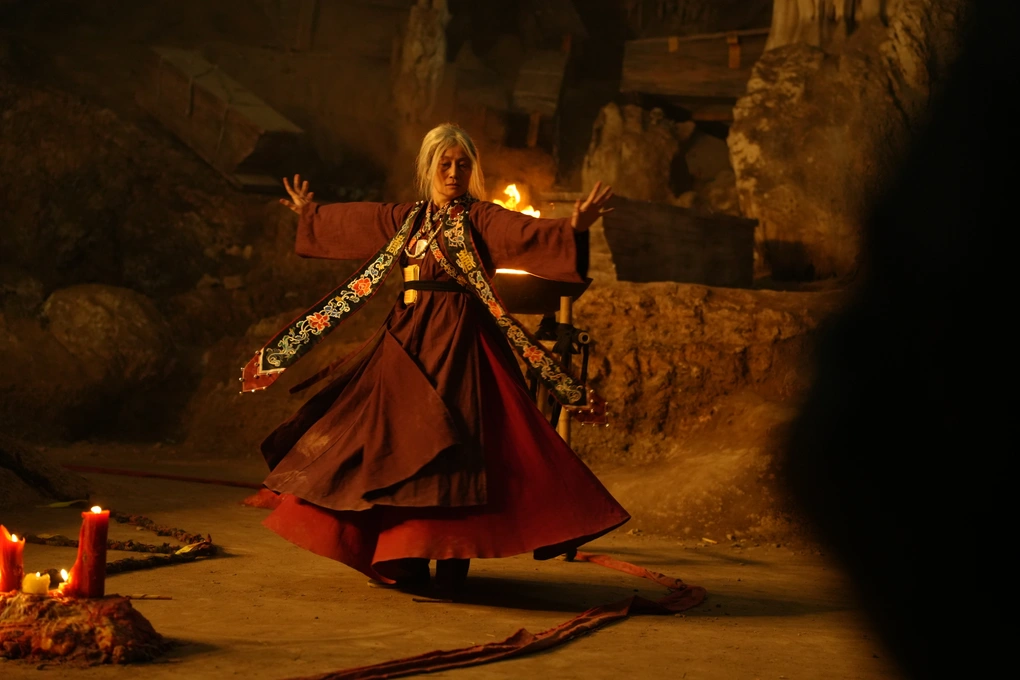 Ph&iacute; Ph&ocirc;ng: Quỷ M&aacute;u Rừng Thi&ecirc;ng - Phim Kinh Dị Việt Nam Ph&aacute; Đảo Visual, Bẻ G&atilde;y Định Kiến