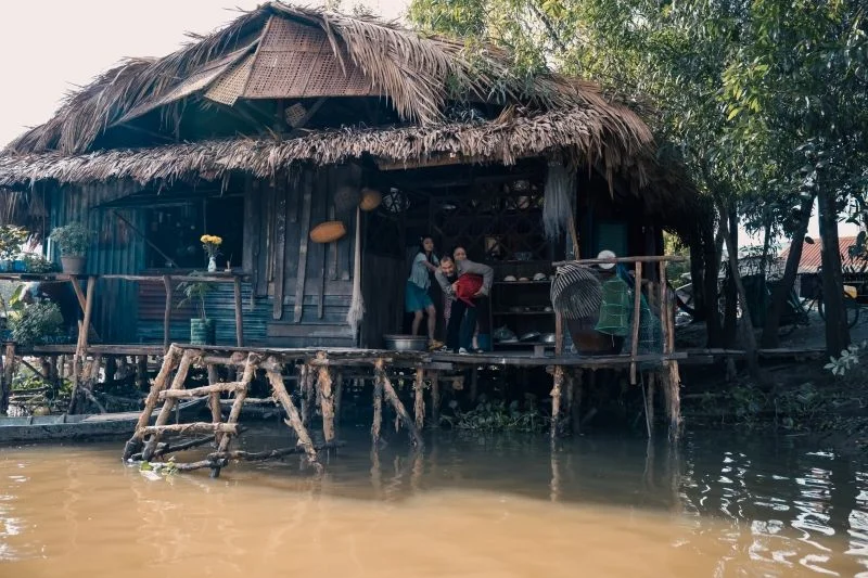 Review Nhà Ma Xó: Câu Chuyện Ma Mị Đẫm Chất Việt