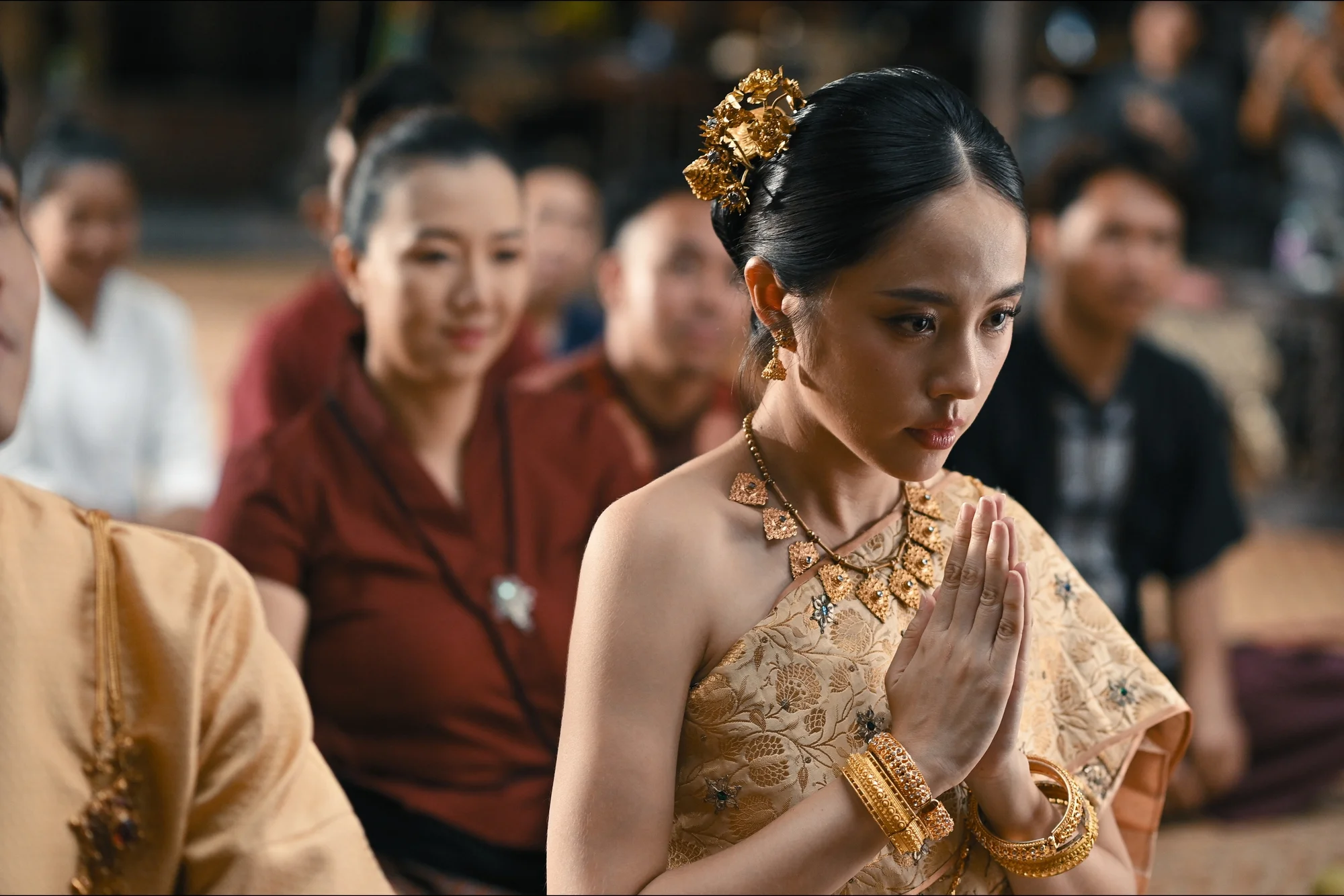 Giải Mã Cô Dâu Ma: Hạnh Phúc, Nỗi Sợ Và Hành Trình Hồn Ma Của Dâu Việt Ở Xứ Người